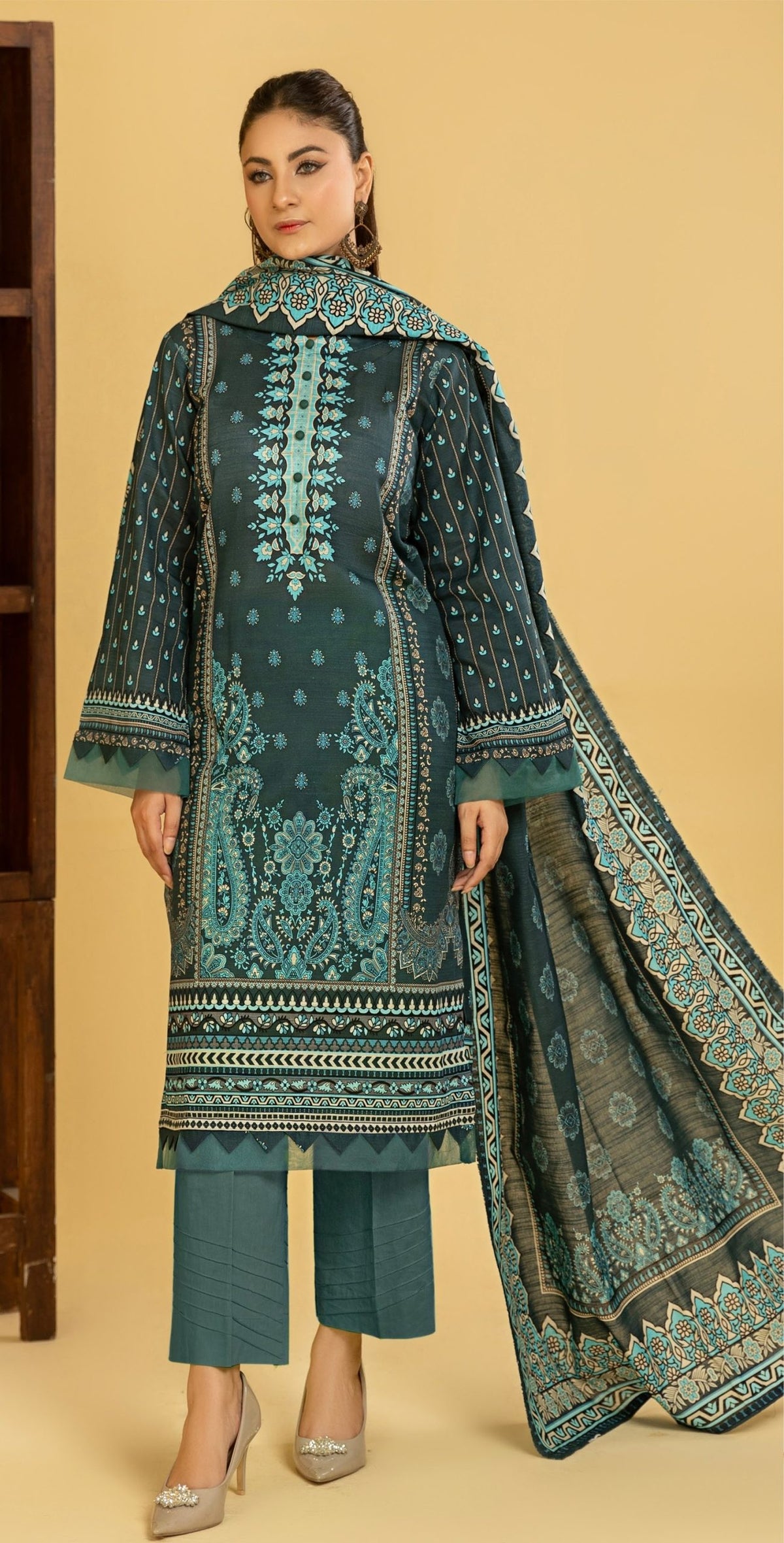 RANGREZA Airjet Khaddar 3PC – Printed Winter Suit | Shahbaz Fabric Store