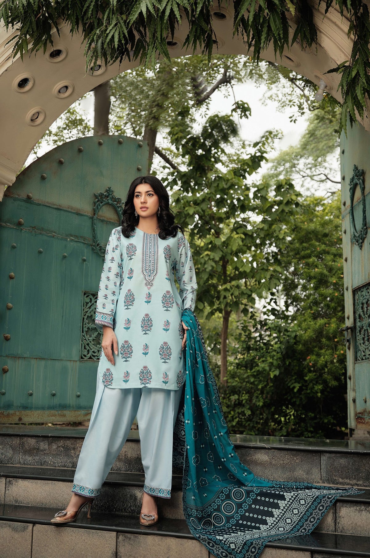 Desire by Motifz Printed Airjet Lawn 3 Piece – Wholesale Suits