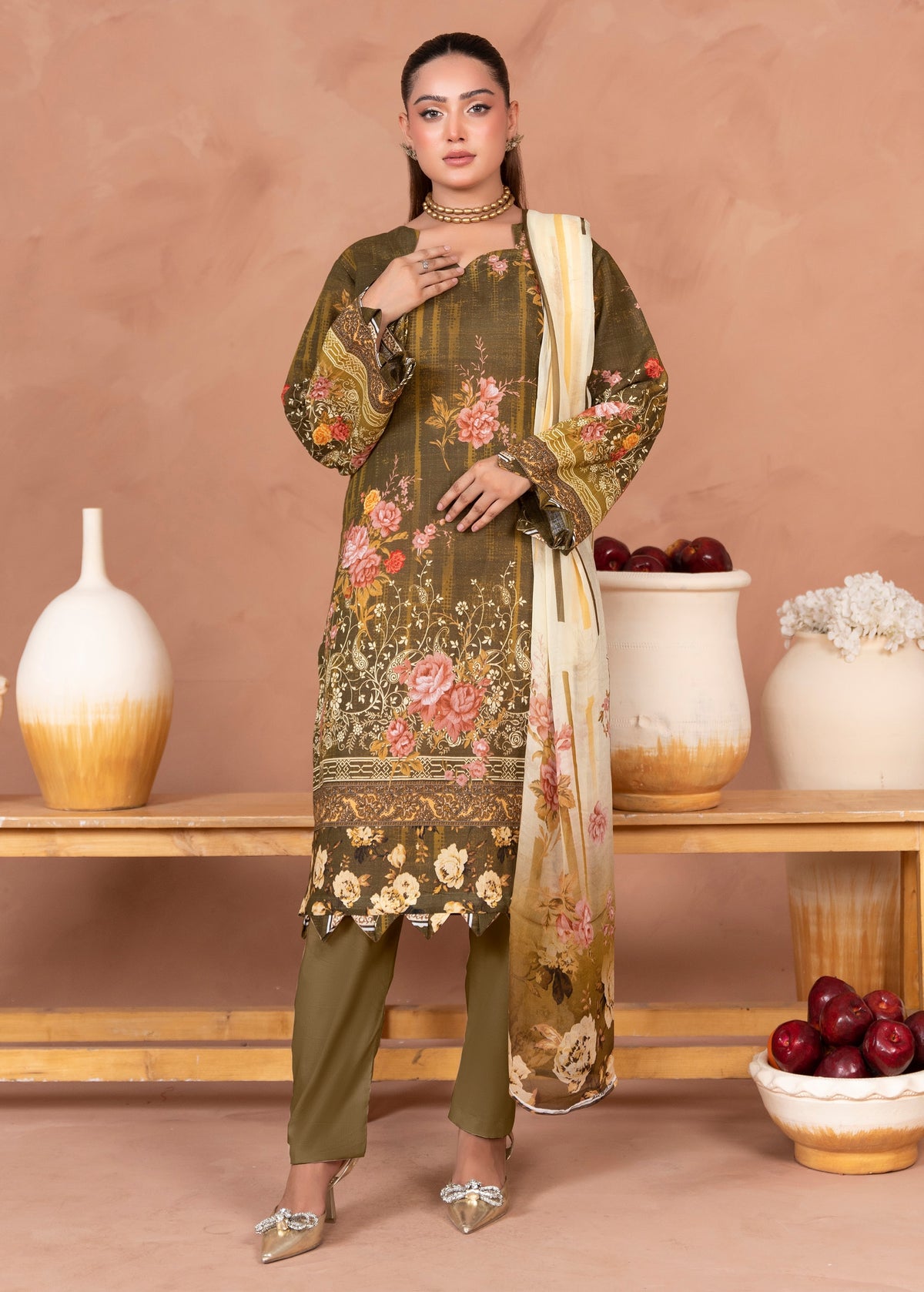 Aura Chamki Digital Printed 3PC Wholesale lawn suits