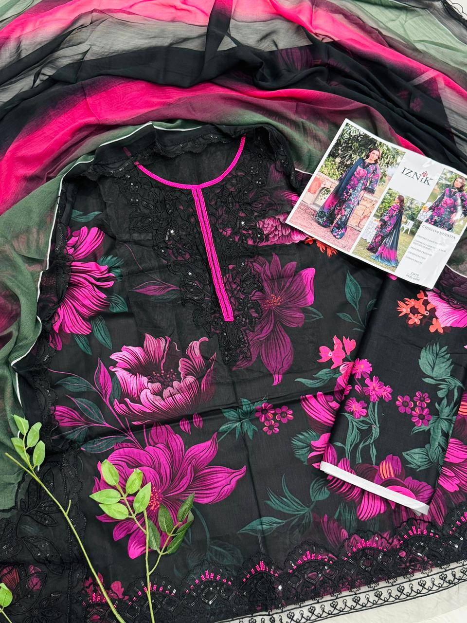 Aleena's Embroidered Lawn 3PC – Wholesale Suits