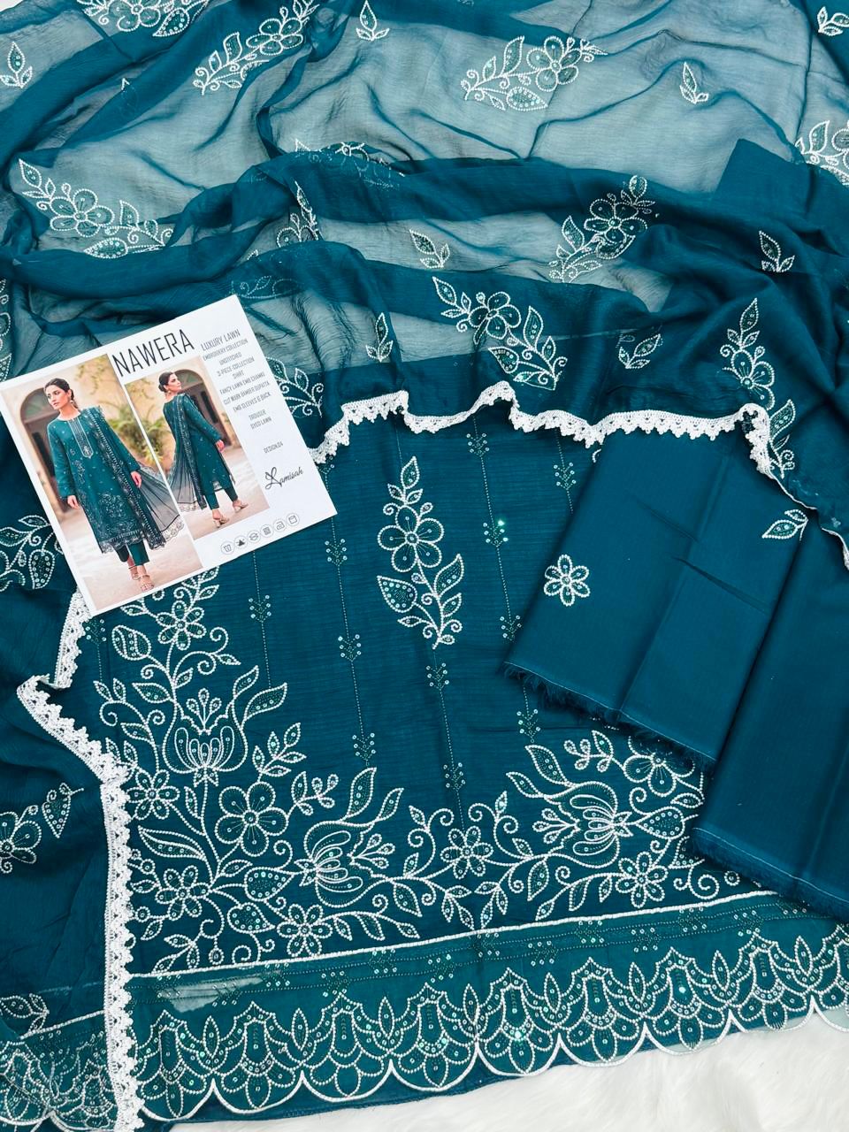 Nawera Luxury Embroidery Lawn 3PC – Wholesale Suits